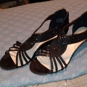 Chic Black Strappy Heels